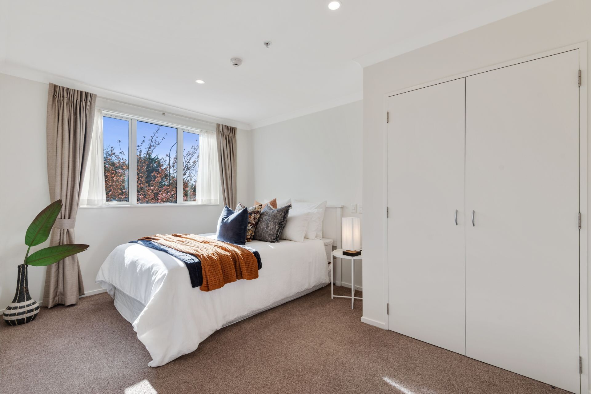 property carousel image 4