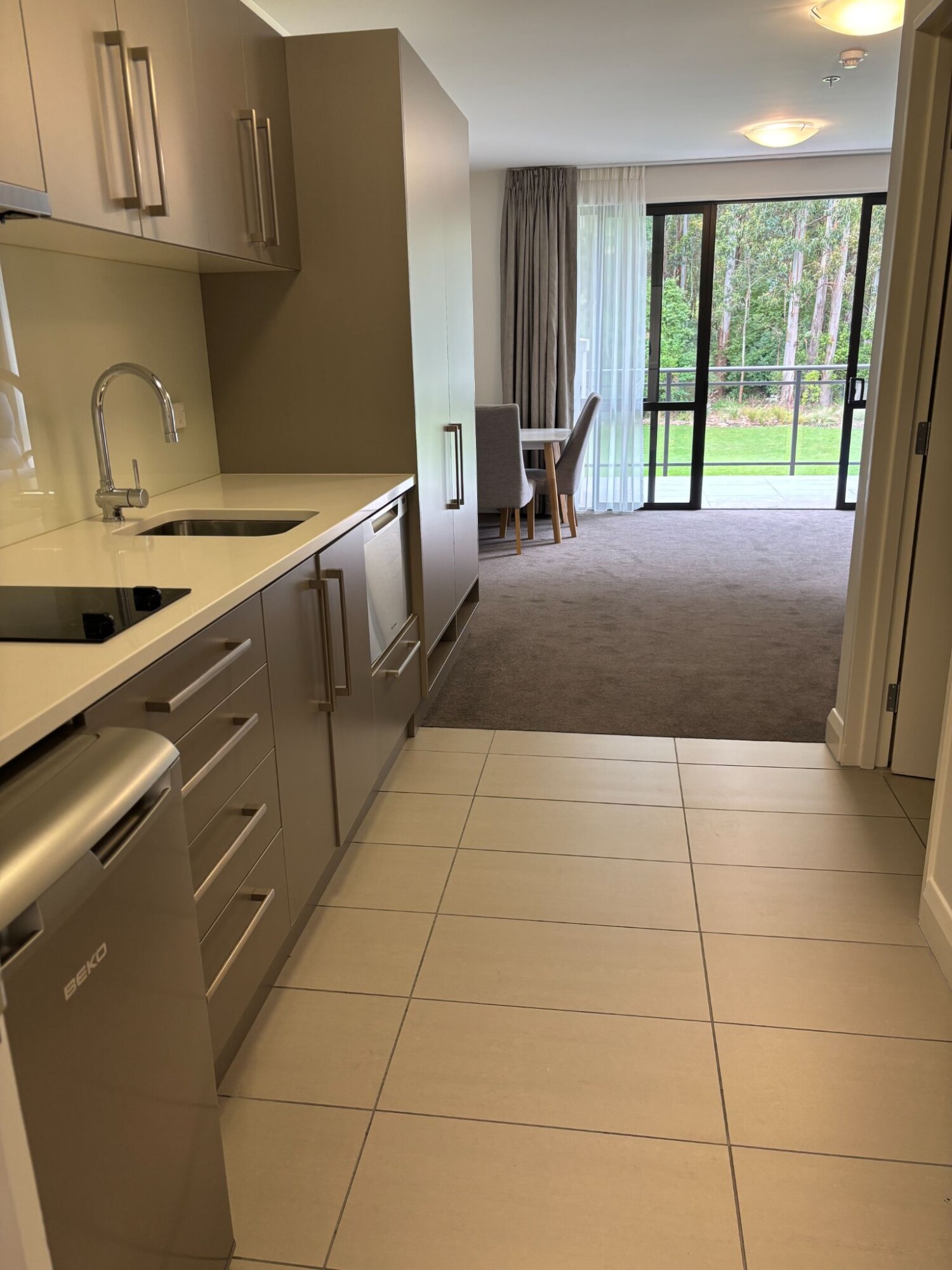 property carousel image 3