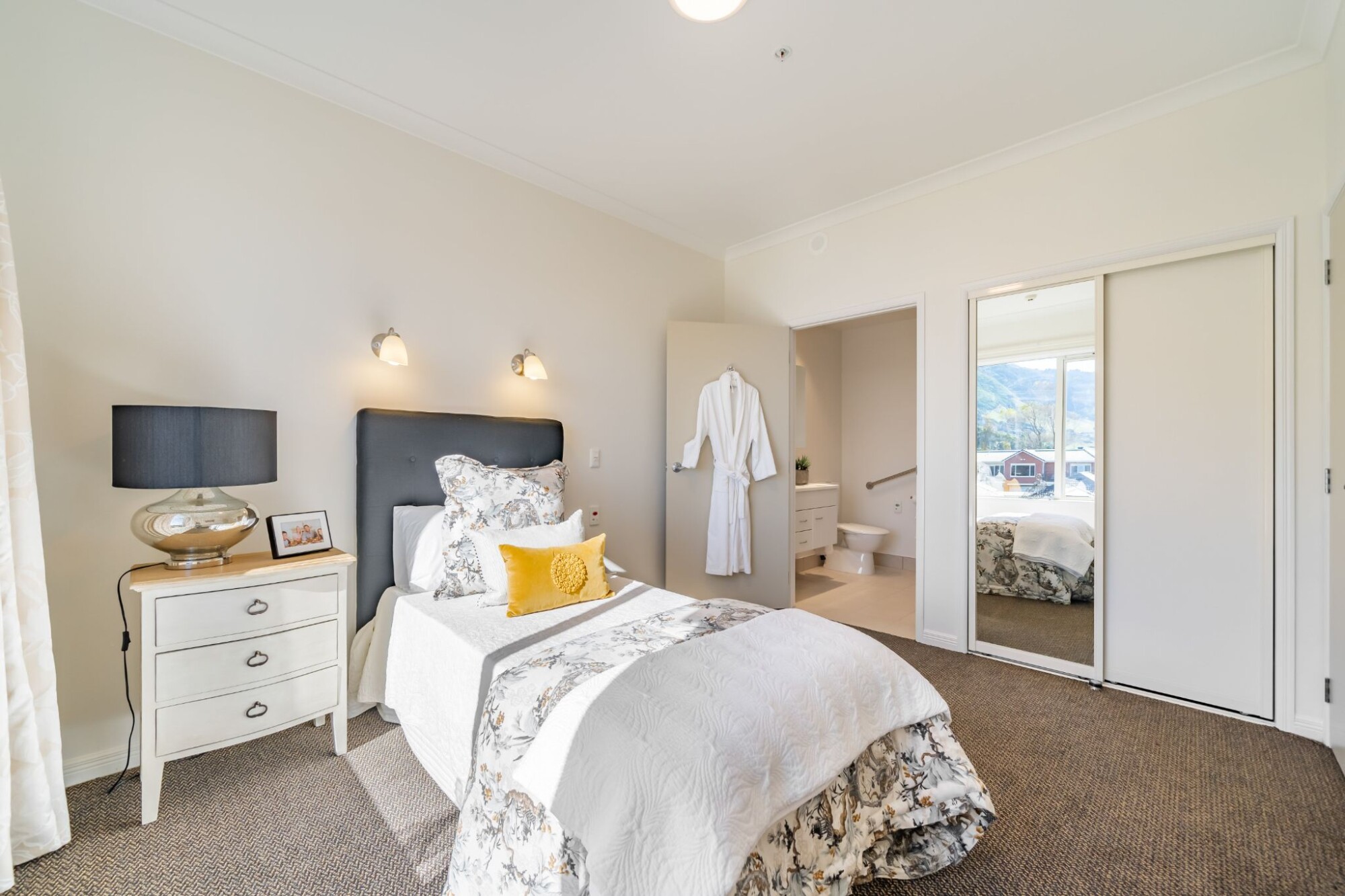 property carousel image 3