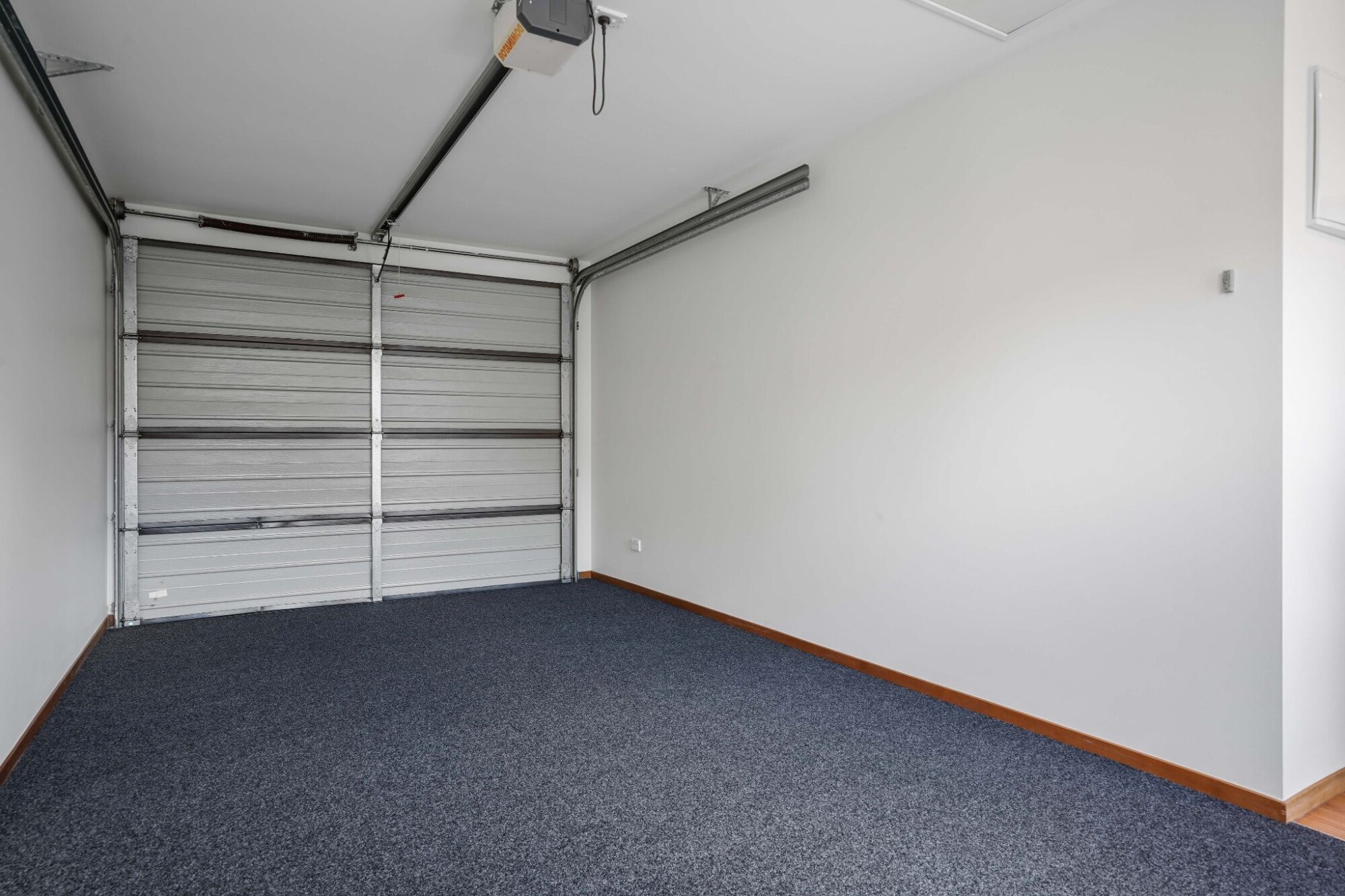 property carousel image 10