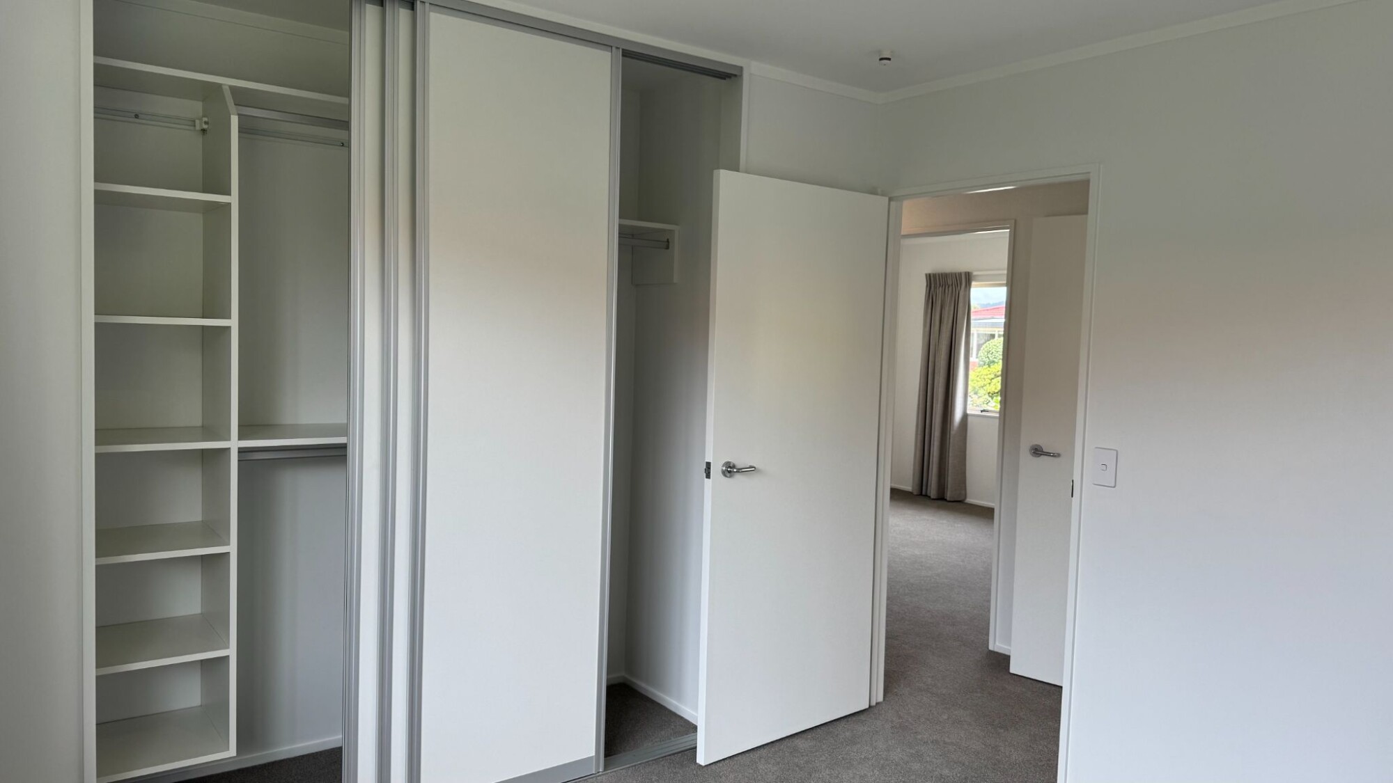 property carousel image 4