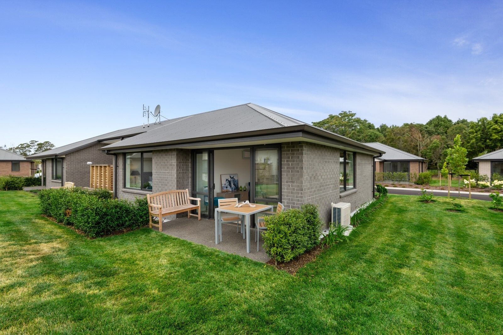 property carousel image 11