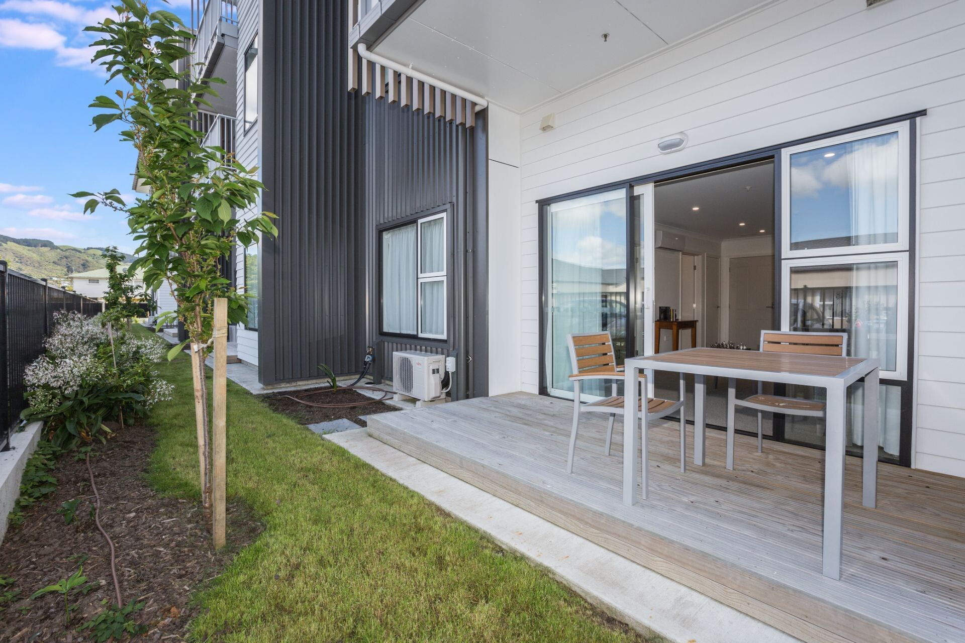 property carousel image 7