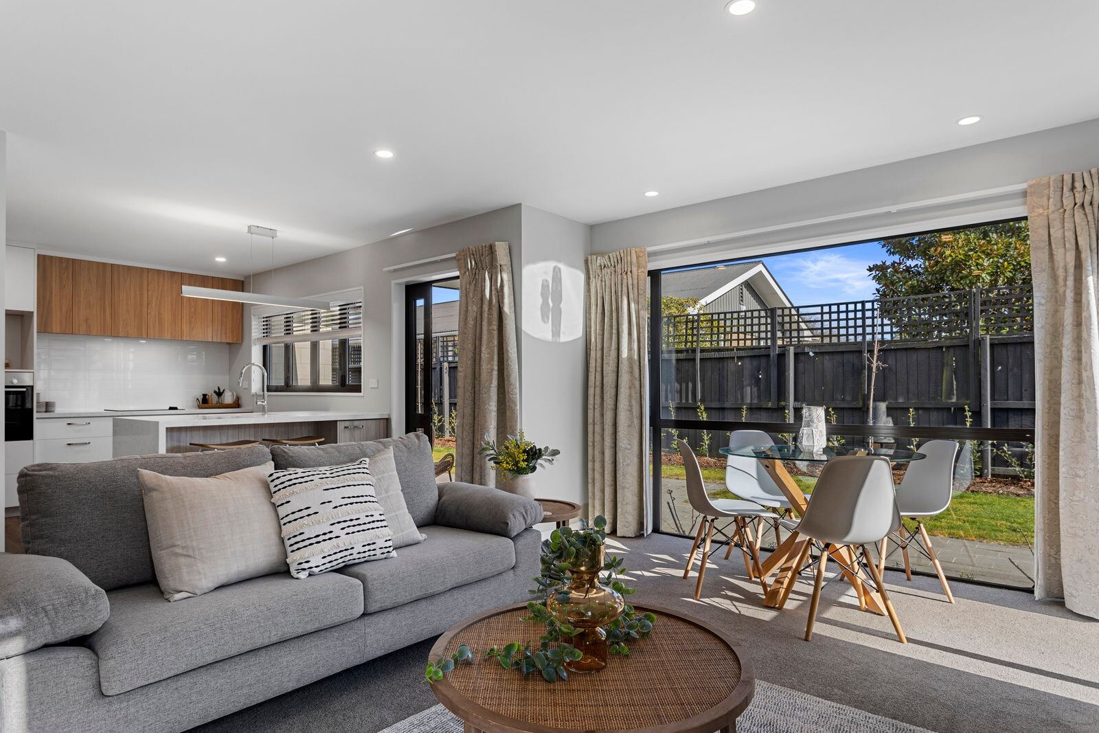 property carousel image 3