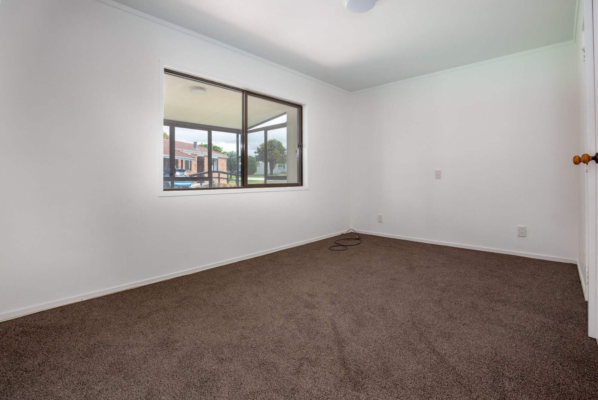 property carousel image 10