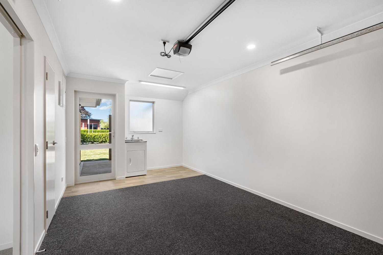 property carousel image 13