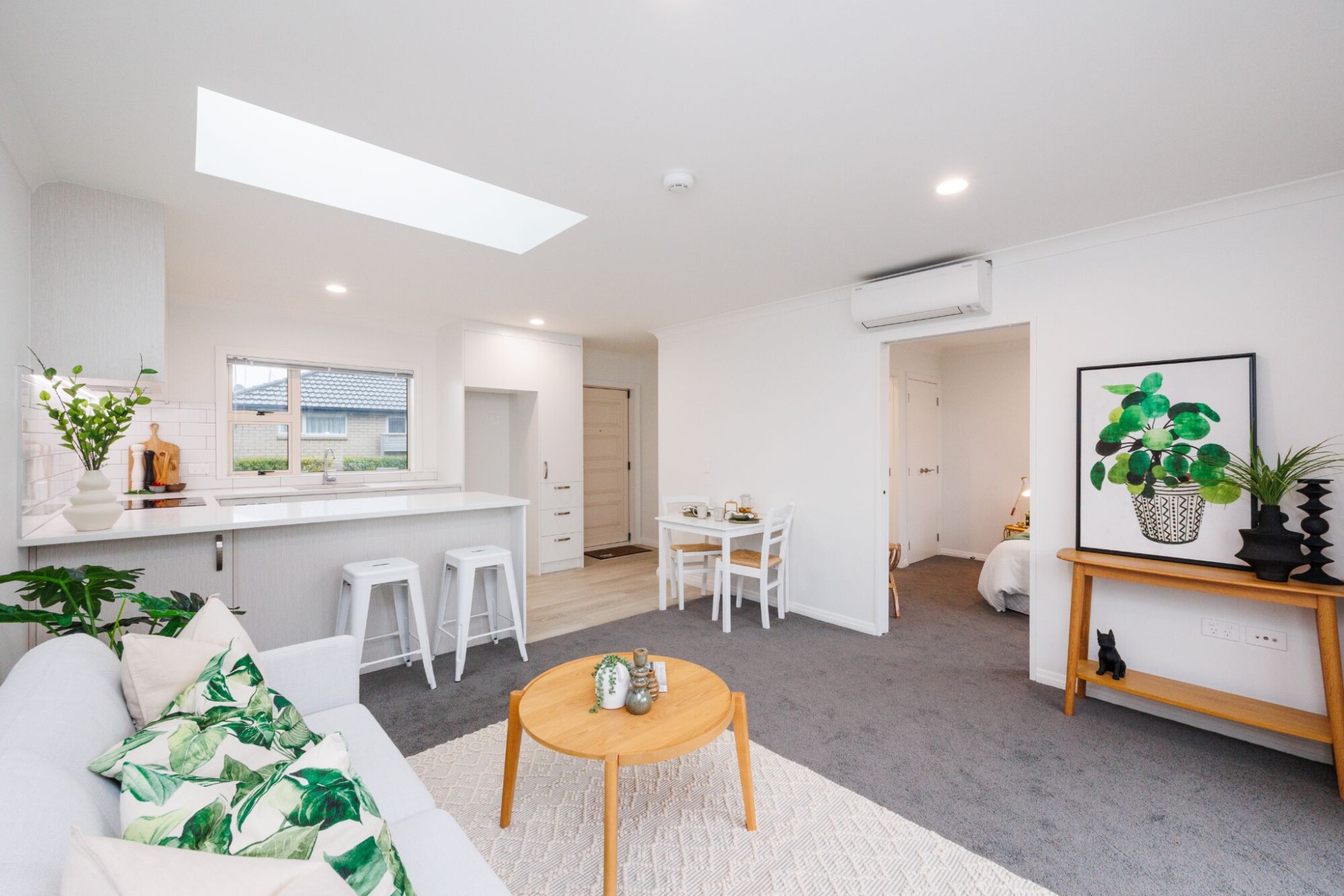 property carousel image 2