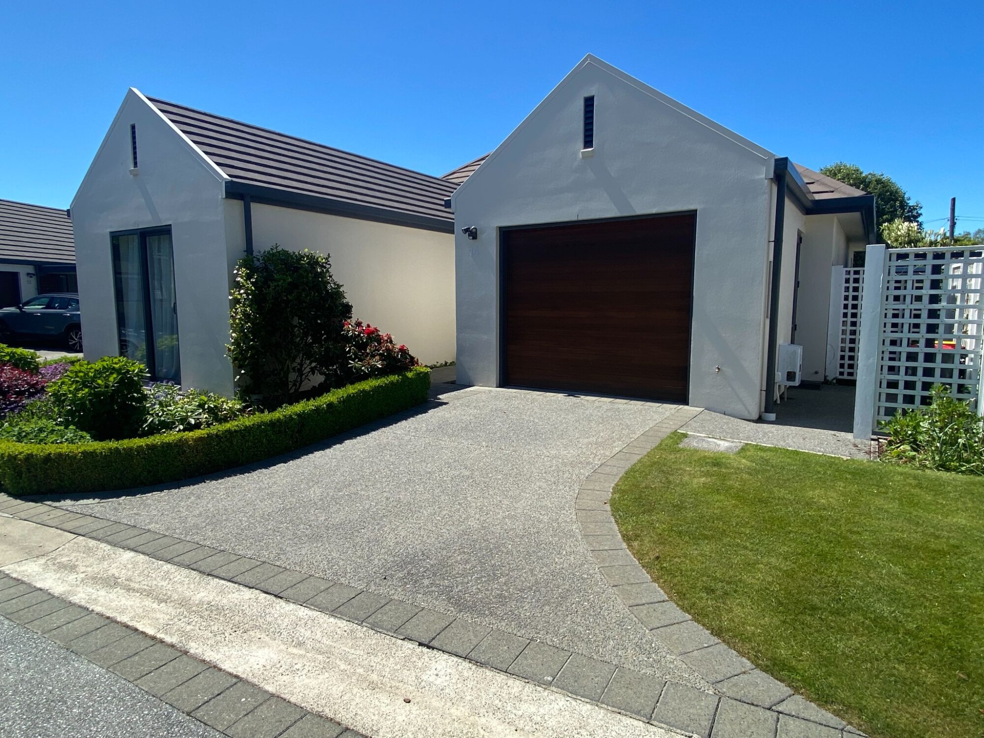 property carousel image 2