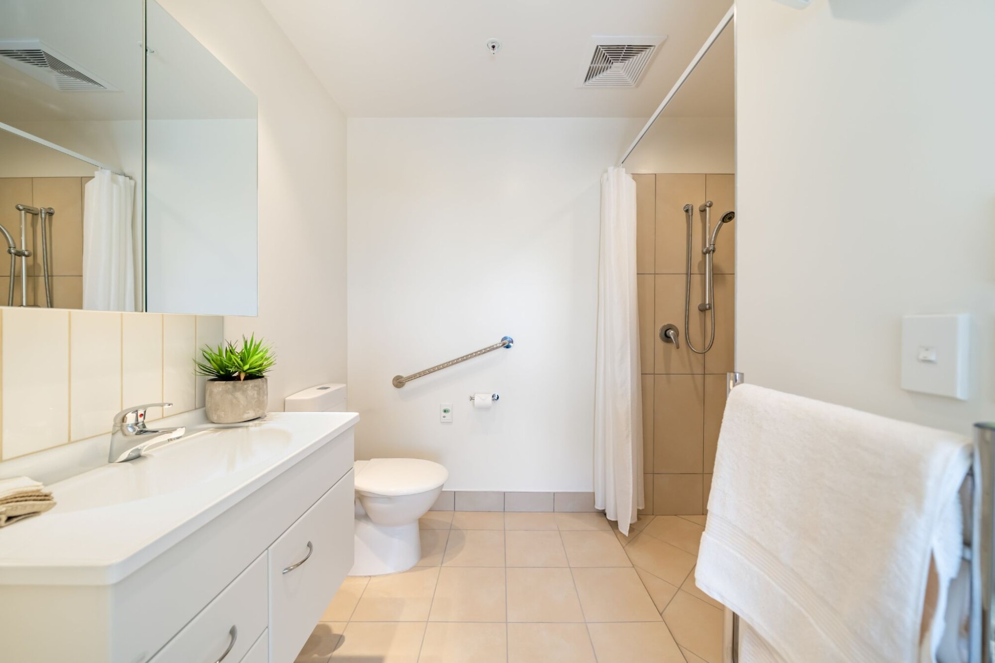 property carousel image 4