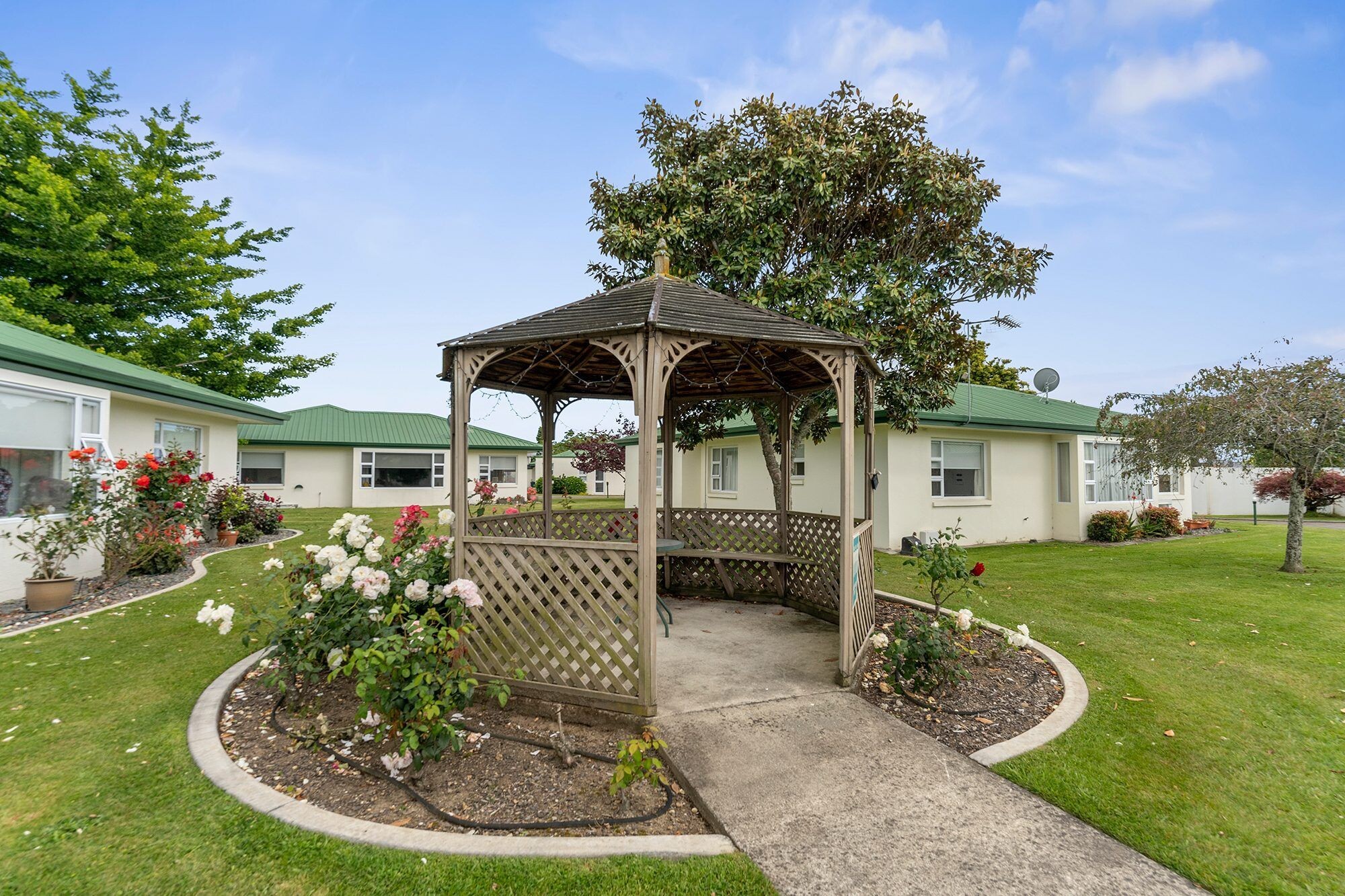 property carousel image 9
