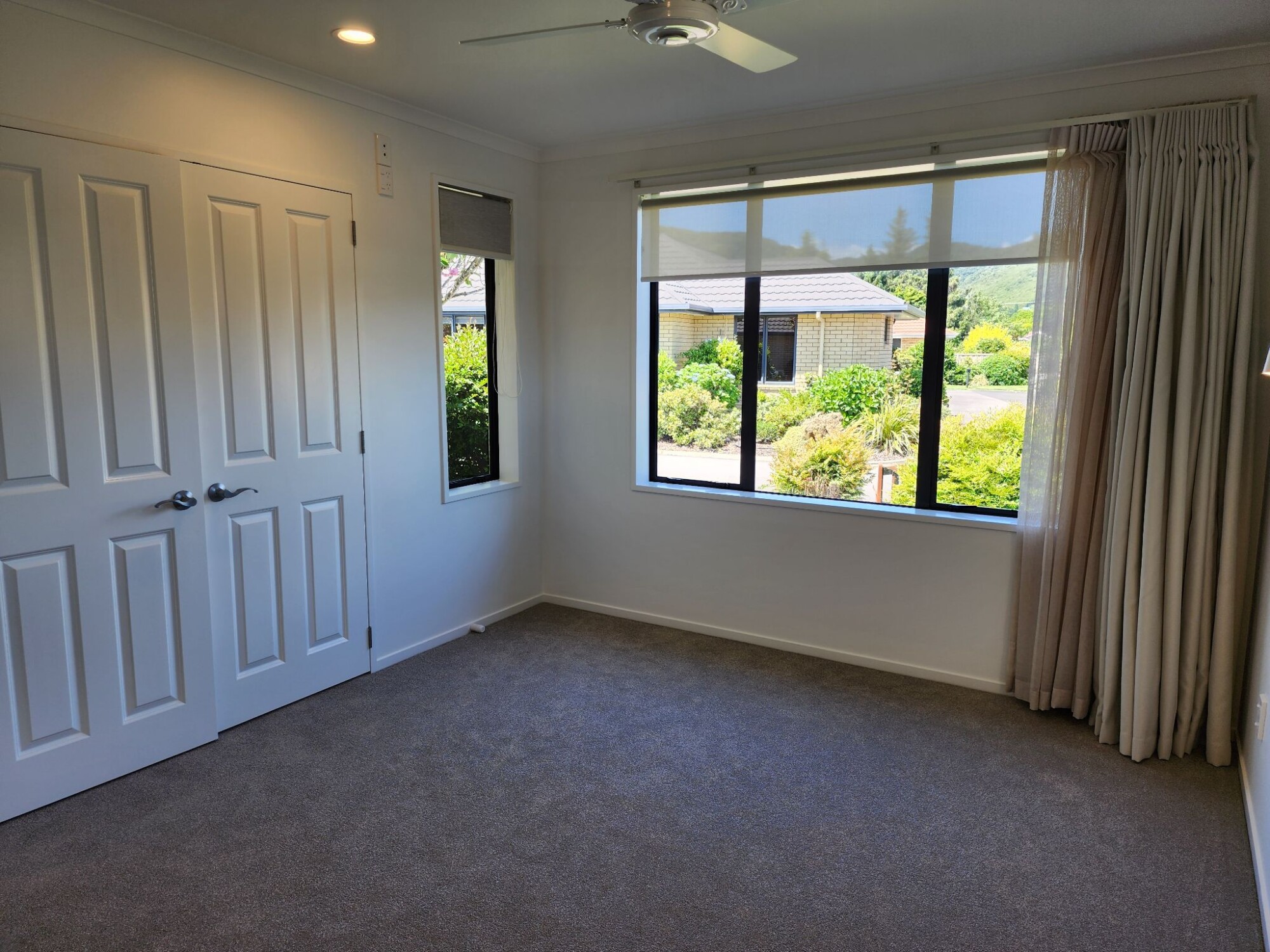 property carousel image 11