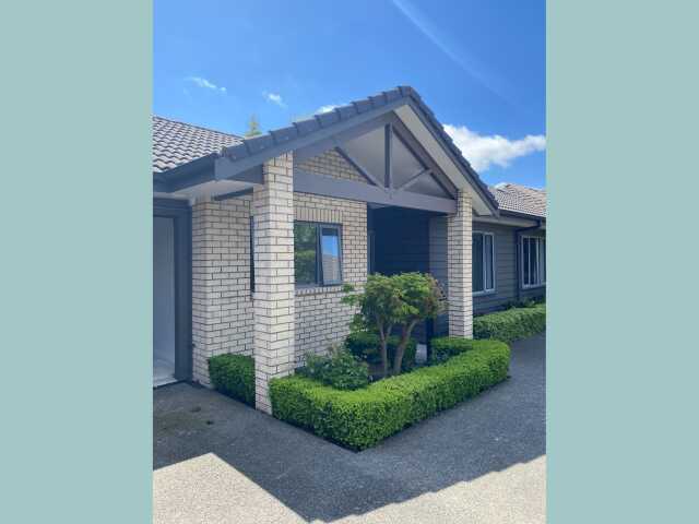 Primary photo of Whitby Lakes Retirement Village