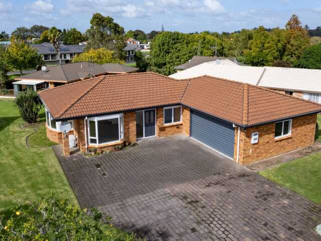 Primary photo of Apārangi Village