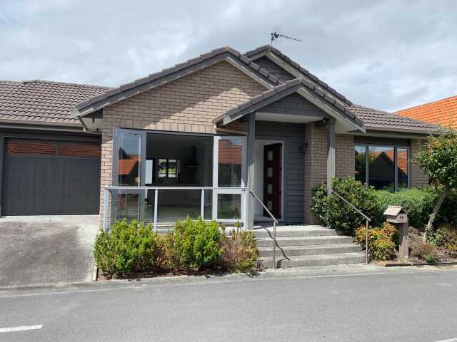 Primary photo of Whitby Lakes Retirement Village