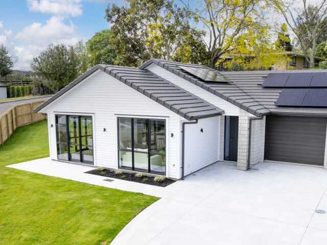 Primary photo of Apārangi Village