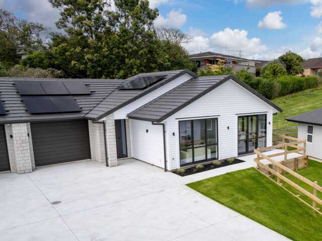 Primary photo of Apārangi Village