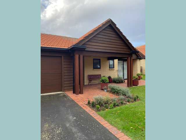 Primary photo of Whitby Lakes Retirement Village