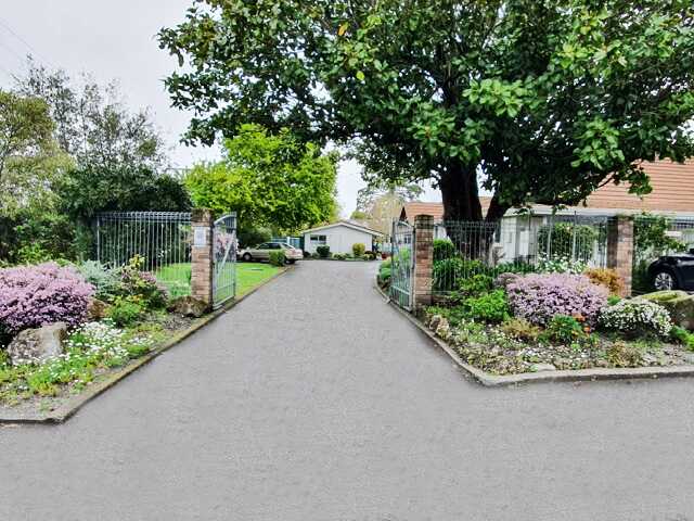 Primary photo of Primary photo of Lansdowne Court