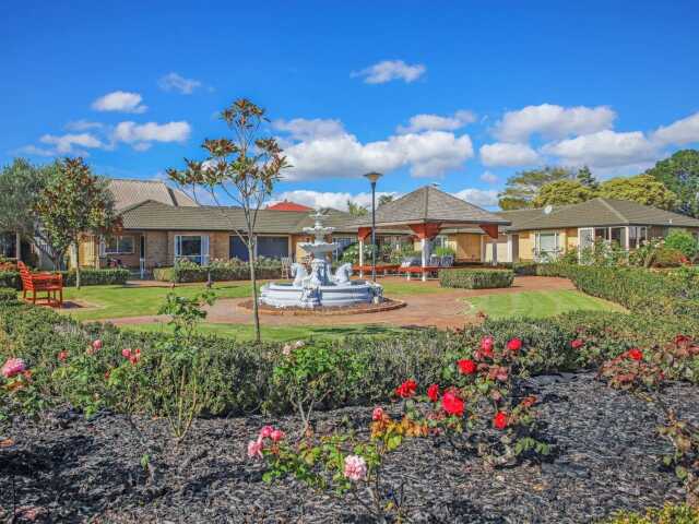 Primary photo of Rosehill Gardens