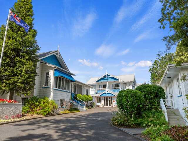 Primary photo of Oakland