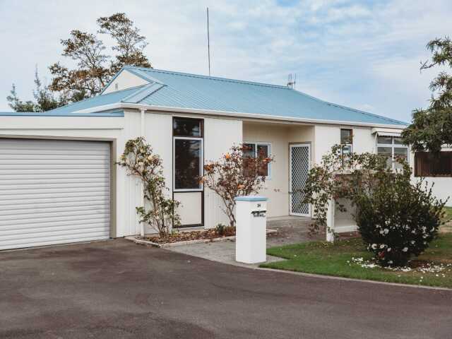 Primary photo of Primary photo of Eastgrove Village