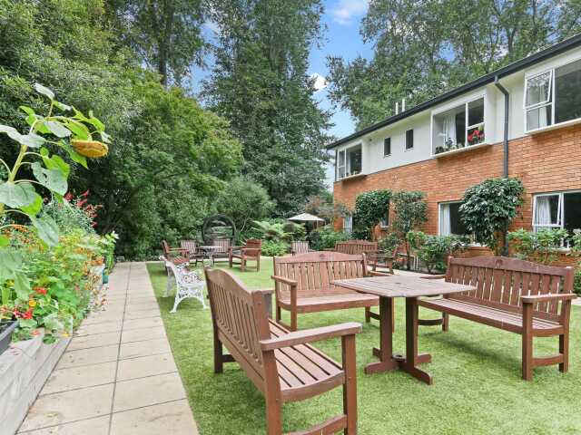 Primary photo of Radius St Allisa